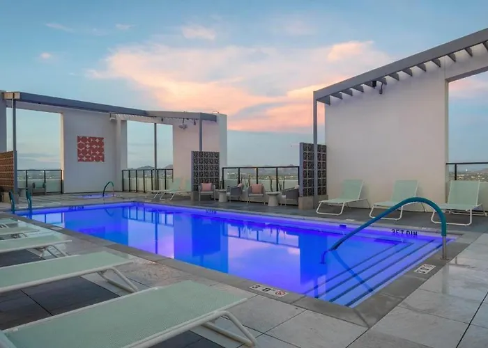 Boulevard Modern Highrise Stu Sky Pool Parking Gym 14 Apartment Phoenix