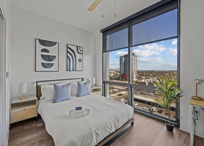 Boulevard Modern Highrise Stu Sky Pool Parking Gym 14