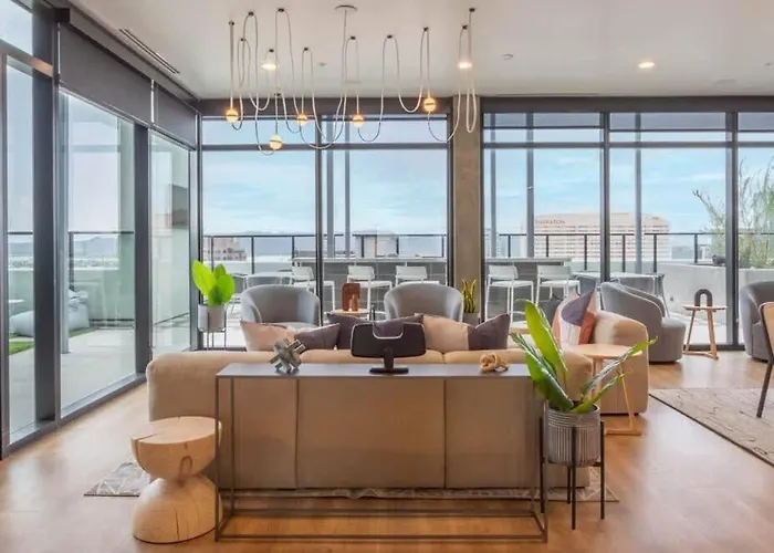 Apartment Boulevard Modern Highrise Stu Sky Pool Parking Gym 14 *