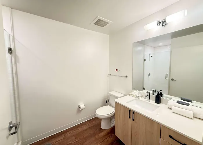Boulevard Modern Highrise Stu Sky Pool Parking Gym 14 Apartment *